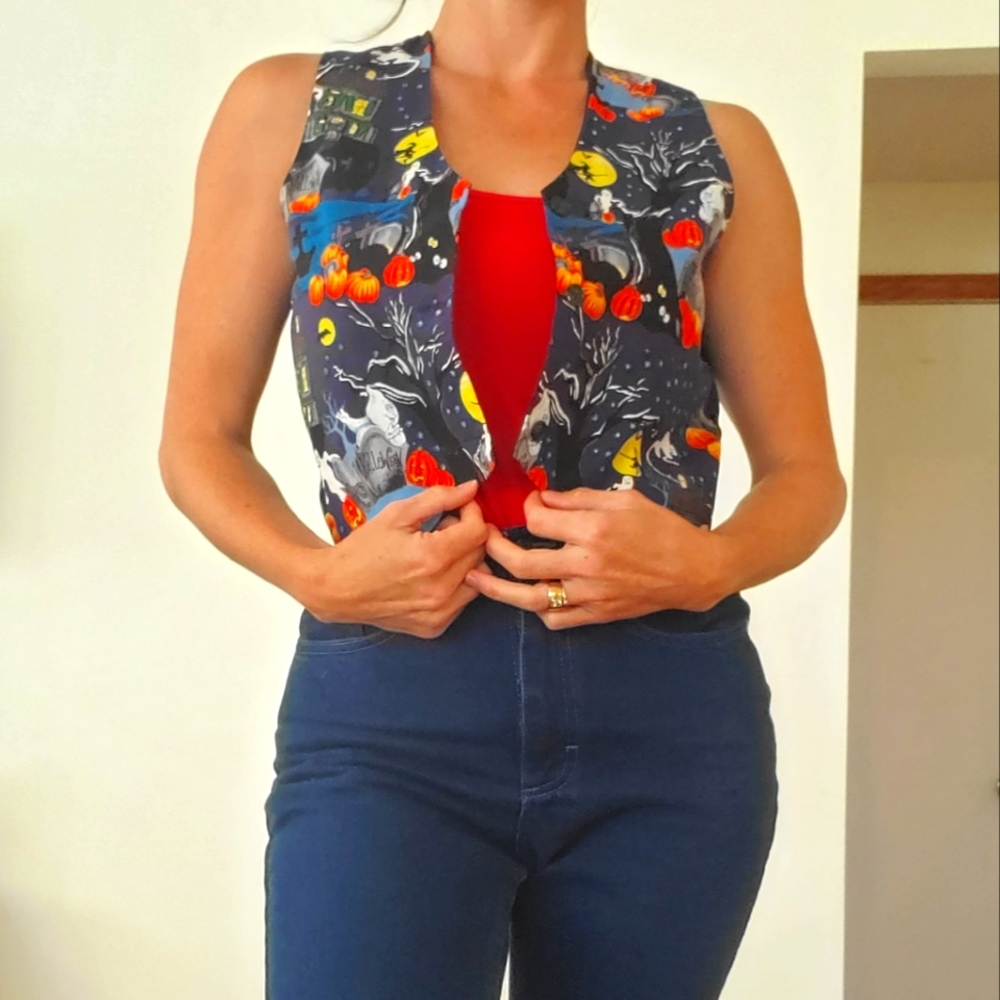 Halloween cropped vest sz small Vintage 90's